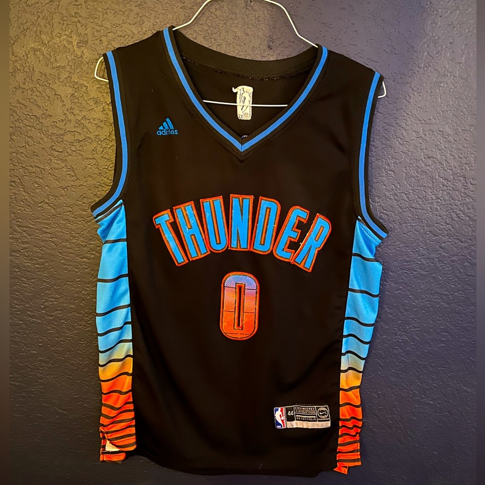Reconditioned Russell Westbrook, Thunder Jersey. Size Adult Small